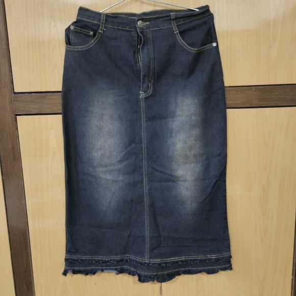 Denim skirt - Picture 2 of 3
